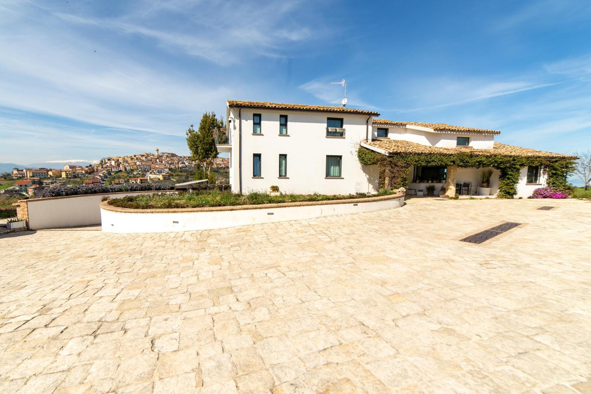 Bed & Breakfast Villaggio Cristina *